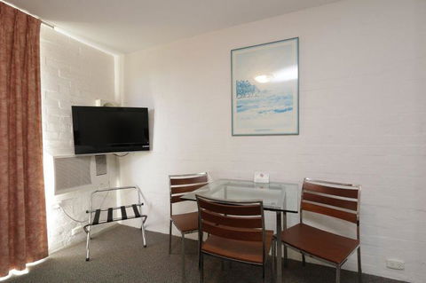 Atrium Hotel Mandurah - Holiday Adelaide 2