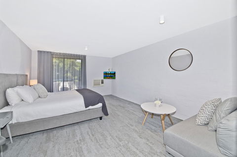 Atrium Hotel Mandurah - Holiday Adelaide 14