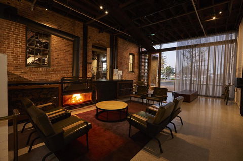 The Premier Mill Hotel - Holiday Adelaide 0