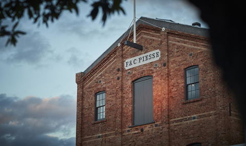 The Premier Mill Hotel - Holiday Adelaide 12
