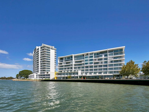 The Sebel Mandurah - Holiday Adelaide 0