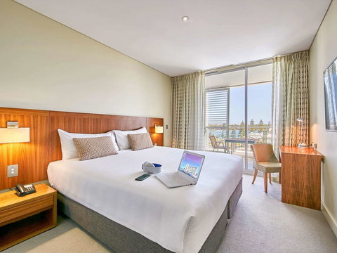 The Sebel Mandurah - Holiday Adelaide 11