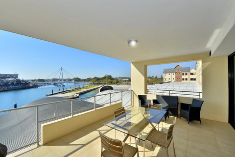 Dolphin Quay Apartments - Holiday Adelaide 9