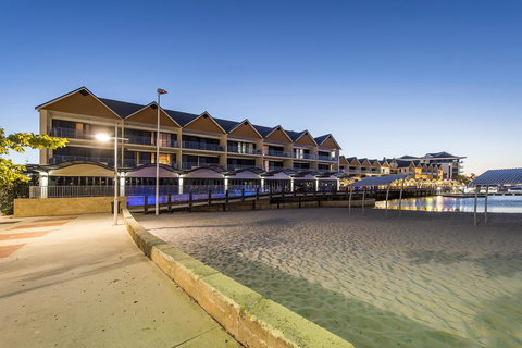 Dolphin Quay Apartments - Holiday Adelaide 0