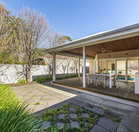 Inner Western Suburbs Retreat - Holiday Adelaide