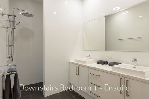 32 Corella Court - Holiday Adelaide 8