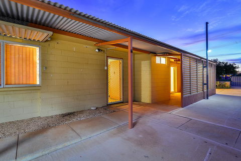 30 Kennedy Street - Holiday Adelaide 4