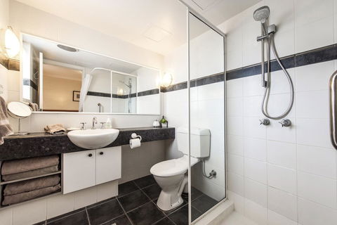 Subiaco Village 18 - Holiday Adelaide 15