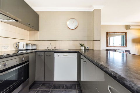 Subiaco Village 18 - Holiday Adelaide 5