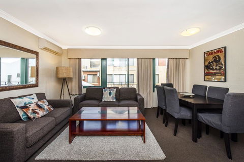 Subiaco Village 18 - Holiday Adelaide 0