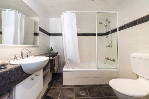 Subiaco Village 18 - Holiday Adelaide 18