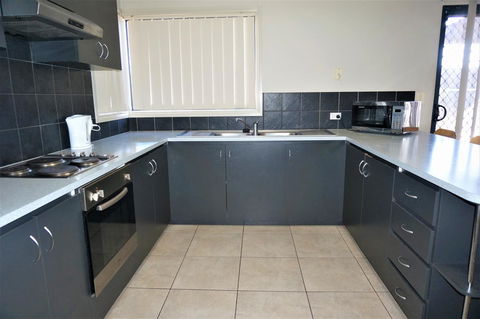 9 Krait Street - Perfect For Large Groups Or Families Alike - Holiday Adelaide 6