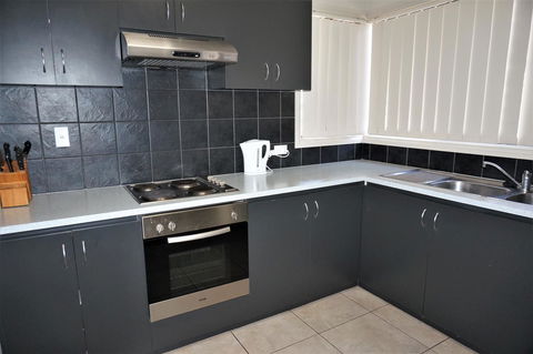 9 Krait Street - Perfect For Large Groups Or Families Alike - Holiday Adelaide 7