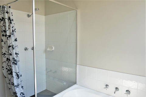 9 Krait Street - Perfect For Large Groups Or Families Alike - Holiday Adelaide 12