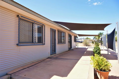 9 Krait Street - Perfect For Large Groups Or Families Alike - Holiday Adelaide 1