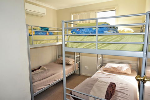 9 Krait Street - Perfect For Large Groups Or Families Alike - Holiday Adelaide 9