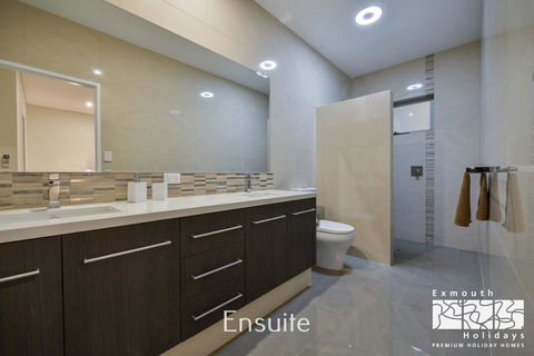 27 Kestrel Place - With Pool And Jetty - Holiday Adelaide 10