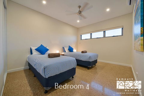 27 Kestrel Place - With Pool And Jetty - Holiday Adelaide 12