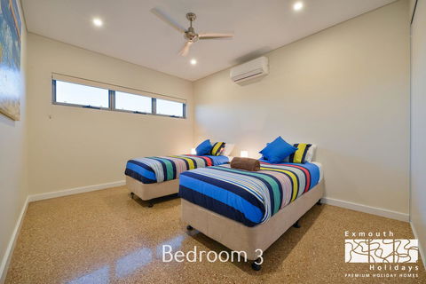 27 Kestrel Place - With Pool And Jetty - Holiday Adelaide 11