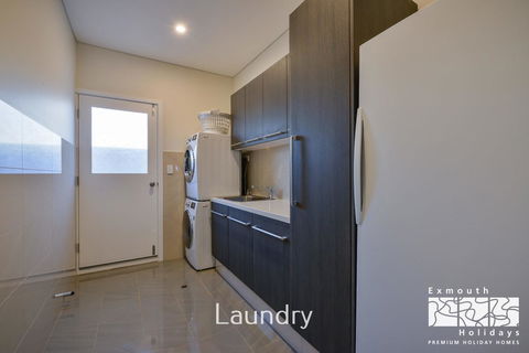 27 Kestrel Place - With Pool And Jetty - Holiday Adelaide 15