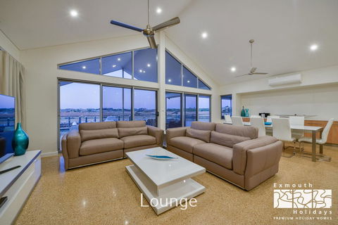 27 Kestrel Place - With Pool And Jetty - Holiday Adelaide 1