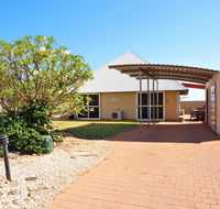 Osprey Holiday Village Unit 104 - Luxury spa bath with a view