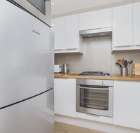 Gorgeous 26 1 bed designer fitout perfect location - Holiday Adelaide