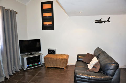 Osprey Holiday Village Unit 113 2 Bedroom - Holiday Adelaide 2