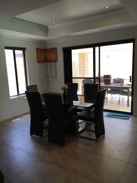 Shiraz Heights - Holiday Adelaide 10
