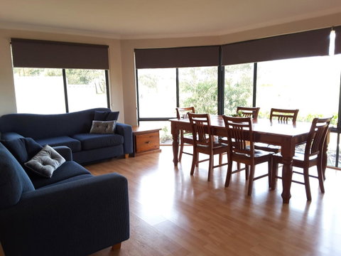 Cosy Corner Chalets - Holiday Adelaide 4