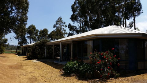 Cosy Corner Chalets - Holiday Adelaide 12