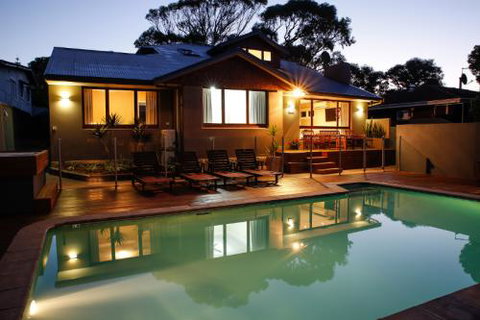 Waikiki Beach Bed And Breakfast - Holiday Adelaide 0