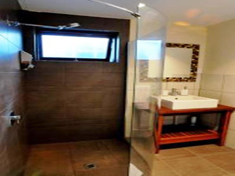 Waikiki Beach Bed And Breakfast - Holiday Adelaide 11