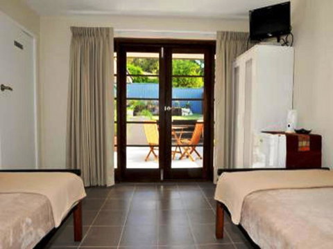 Waikiki Beach Bed And Breakfast - Holiday Adelaide 14