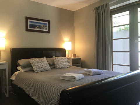 Waikiki Beach Bed And Breakfast - Holiday Adelaide 2