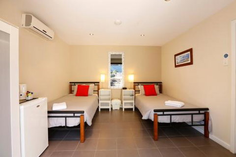 Waikiki Beach Bed And Breakfast - Holiday Adelaide 6