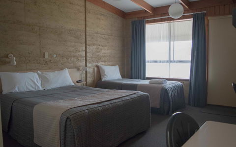 Hopetoun Motel & Chalet Village - Holiday Adelaide 1