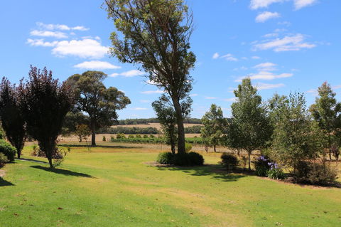 Burton Farmhouse - Holiday Adelaide 7