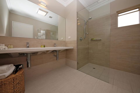 The Marina Hotel - Mindarie - Holiday Adelaide 15