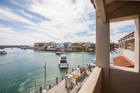 The Marina Hotel - Mindarie - Holiday Adelaide 2