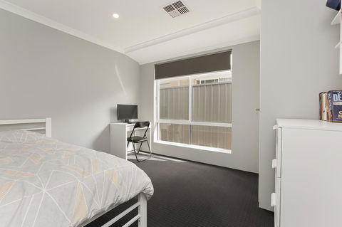 Perth Comfy Stays - Holiday Adelaide 35