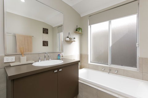 Perth Comfy Stays - Holiday Adelaide 38