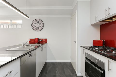 Perth Comfy Stays - Holiday Adelaide 15