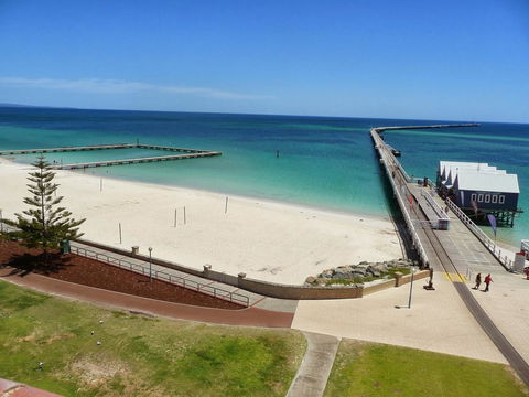 Esplanade Hotel Busselton - Holiday Adelaide 8