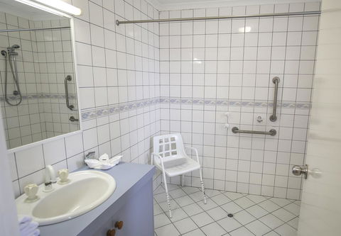 Esplanade Hotel Busselton - Holiday Adelaide 34