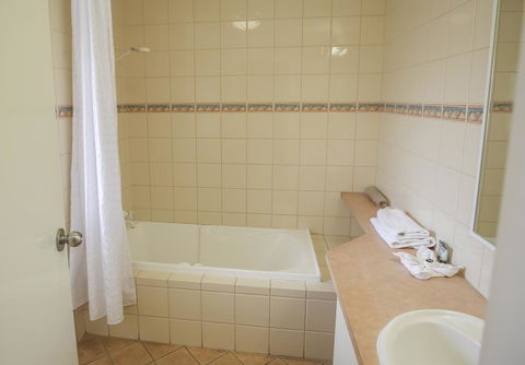 Esplanade Hotel Busselton - Holiday Adelaide 37