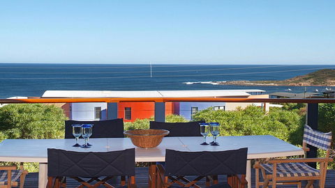 Tru Blu - Enjoy Sweeping 180 Degree Views Of Gracetown In This Modern Family Beach House - Holiday Adelaide 8