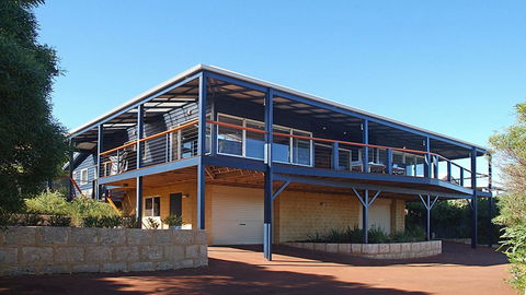Tru Blu - Enjoy Sweeping 180 Degree Views Of Gracetown In This Modern Family Beach House - Holiday Adelaide 0