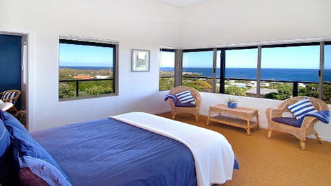Tru Blu - Enjoy Sweeping 180 Degree Views Of Gracetown In This Modern Family Beach House - Holiday Adelaide 3