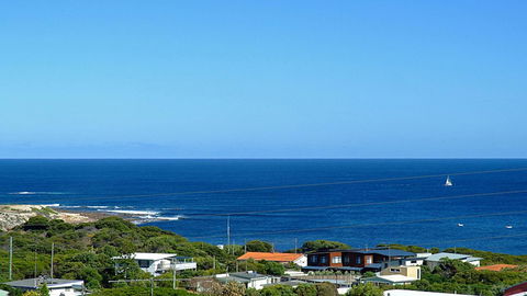 Tru Blu - Enjoy Sweeping 180 Degree Views Of Gracetown In This Modern Family Beach House - Holiday Adelaide 6